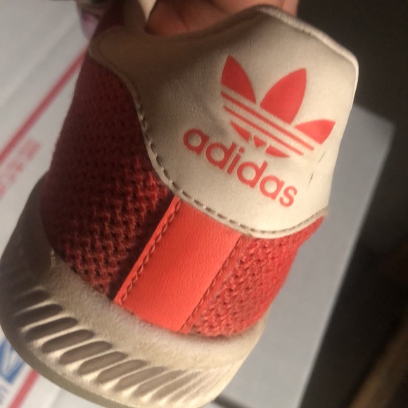 Girl’s Tweens Jrs sz 4 Coral Color Adidas shoes euc - Picture 6 of 11